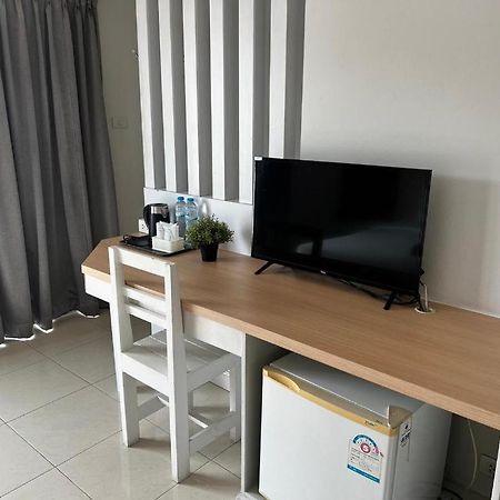 Nana Chat Bangsaen Hotel Сирача Экстерьер фото
