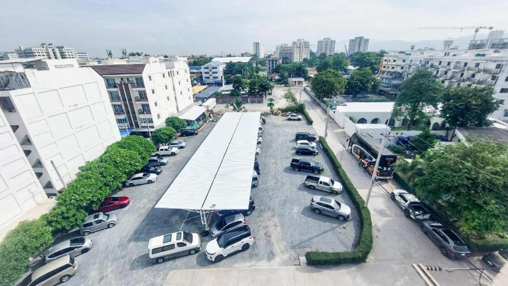 Nana Chat Bangsaen Hotel Сирача Экстерьер фото
