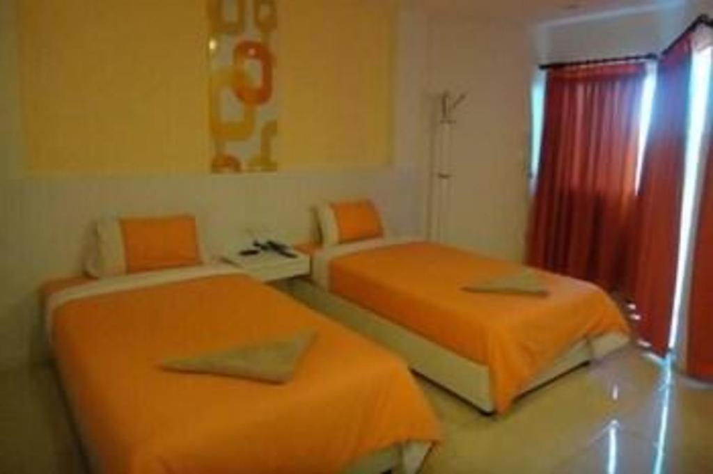 Nana Chat Bangsaen Hotel Сирача Экстерьер фото