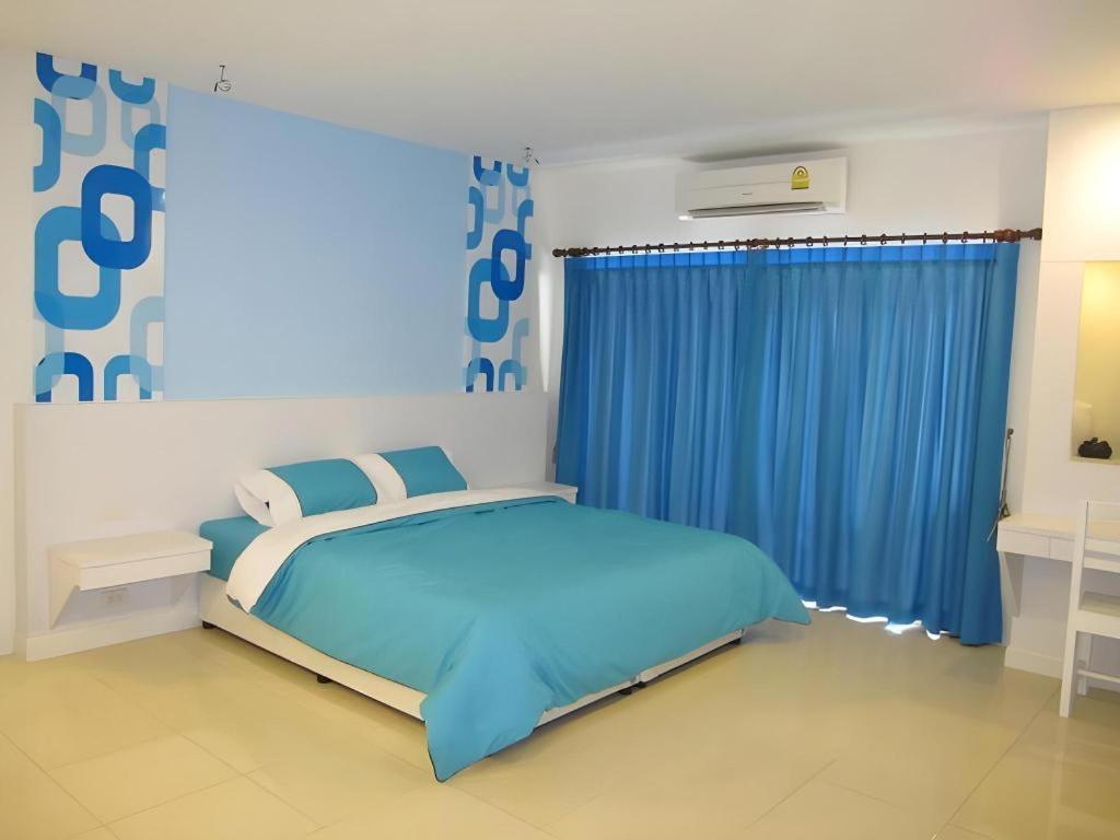 Nana Chat Bangsaen Hotel Сирача Экстерьер фото